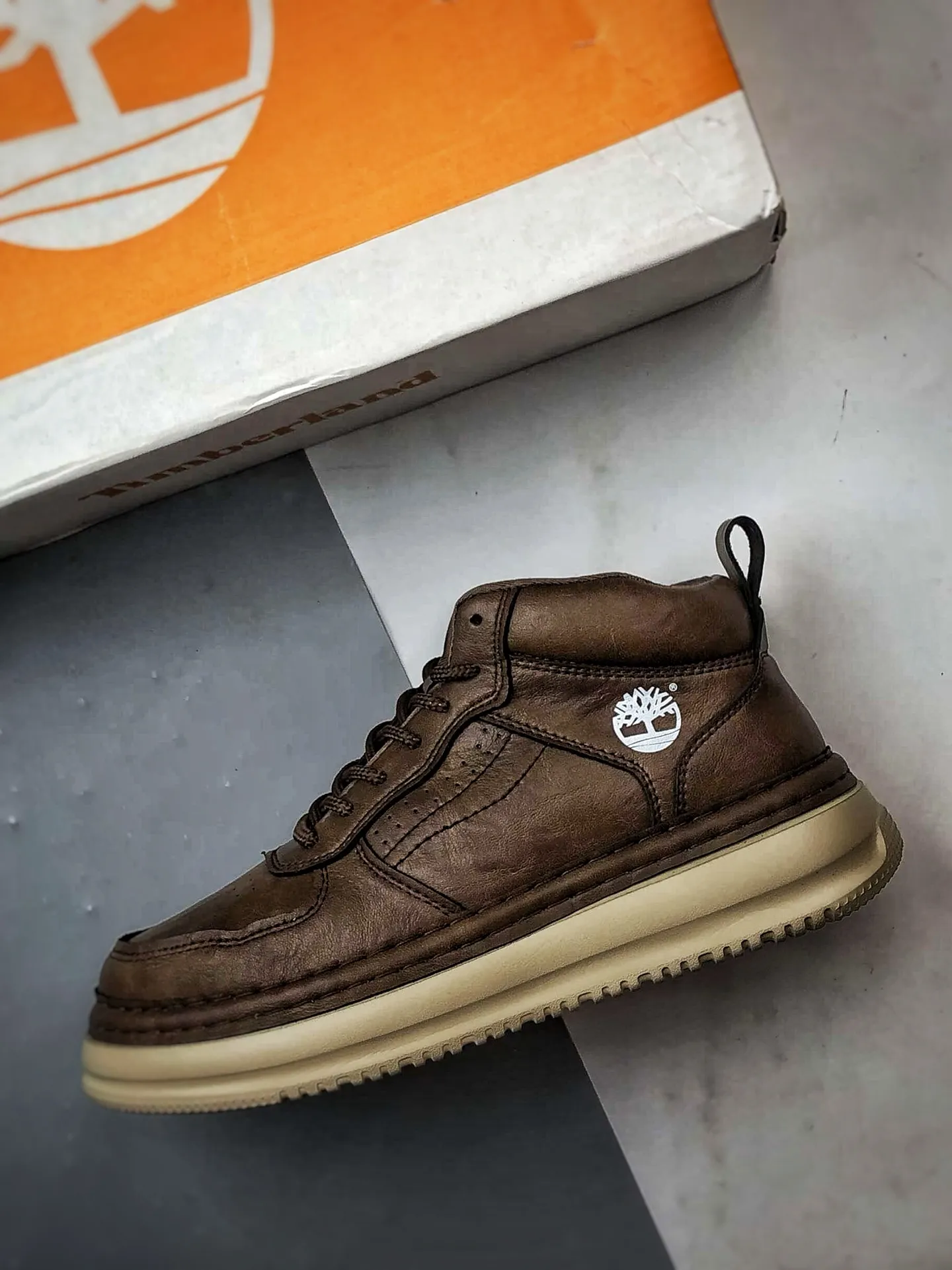 💰440 Timberland Timberland/Timberland 2025 autumn and winter new style classic high-top casual men's shoes, newly upgraded, Guangdong factory quality, original box and original packaging, the fabric is made of Italian top frosted cowhide, with anti-odor and anti-corrosion genuine leather latex insoles, giving you a perfect wearing experience. High-quality and durable, a must-have for sportsmen. Specializes in not looking handsome. High-quality, first-class foot feel. Exclusive supply. Item number: TB99858713 Code number: 39 40 41 42 43 44 (standard code)